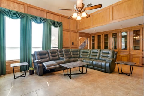 Expansive Texas City Retreat ~ 16 Mi to Galveston! House in Texas City