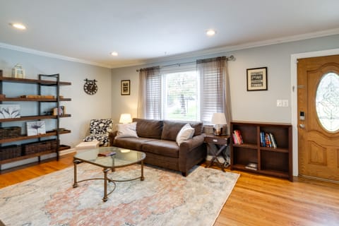 Pet-Friendly Falls Church Home w/ Fenced Backyard! House in Annandale