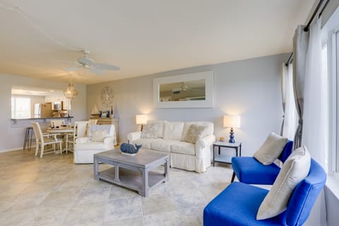 Ocean Village Condo: 3 Pools, Hot Tub & Beach Apartment in Fort Pierce