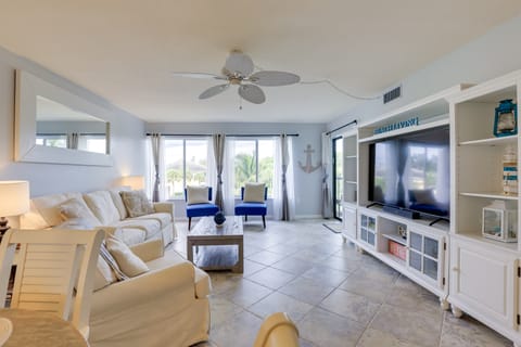 Ocean Village Condo: 3 Pools, Hot Tub & Beach Apartment in Fort Pierce