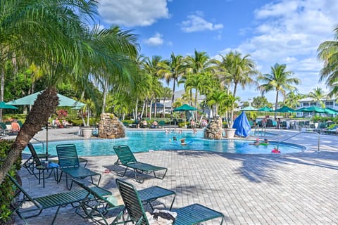 9 Mi to Beach: Naples Golf Getaway w/ Pool Access! Apartment in Lely Resort