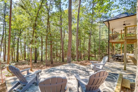 Luxury Lakefront Retreat w/ Deck & Patio! House in Greers Ferry Lake