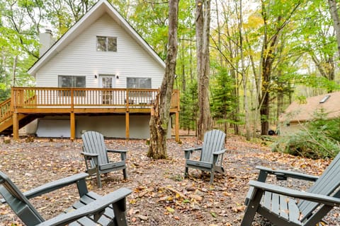 Pocono Lake Cabin in Arrowhead Lake Community House in Coolbaugh Township