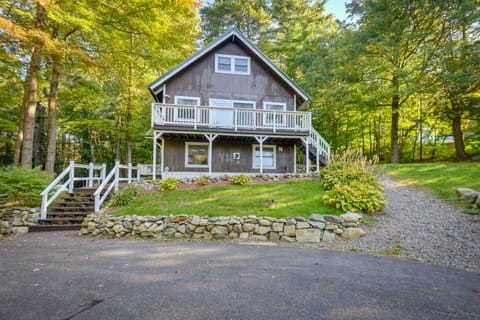 Gilford Getaway w/ Mountain Views & Fire Pit! House in Gilford