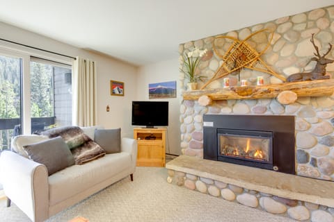 Cozy Condo w/ Balcony - Near Big Sky Resort! Apartment in Big Sky