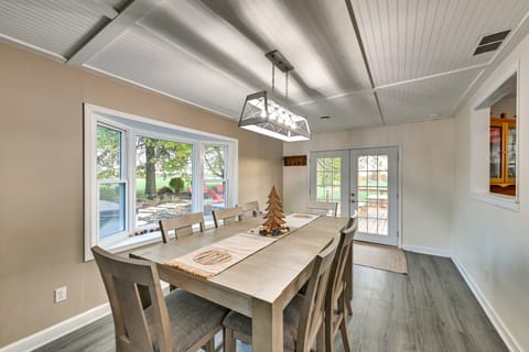 Dry Ridge Rental Home w/ Hot Tub & Game Room! House in Ohio