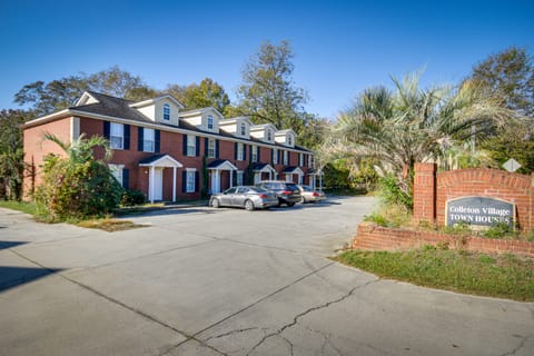 Quaint Orangeburg Townhome Near Hospitals & Campus Apartment in Orangeburg