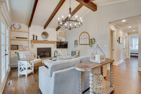 Powell Home w/ Fire Pit - 5 Mi to Columbus Zoo! House in Ohio