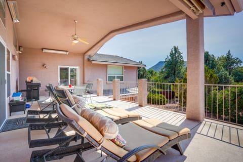 Covered Deck & Red Rock Views: Home in Sedona House in Village of Oak Creek