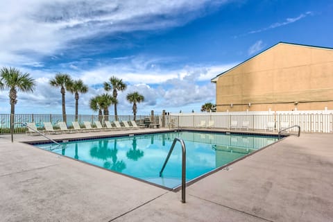 Panama City Beach Condo w/ Balcony, Walk to Ocean! Apartment in Panama City Beach