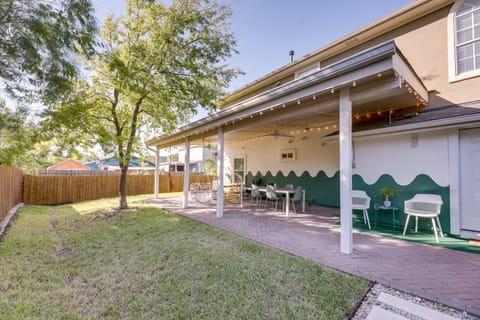 Vibrant Home w/ Patio: 5 Mi to Downtown Austin! House in Montopolis