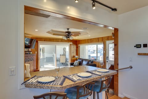 Downtown Carlsbad Apartment < 1/2 Mi to Beach! Apartment in Carlsbad