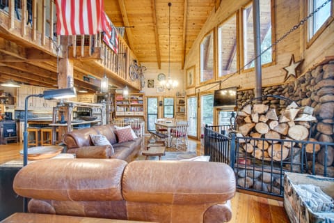 Tree-Lined McCall Cabin: Walk to Payette River! House in Valley County