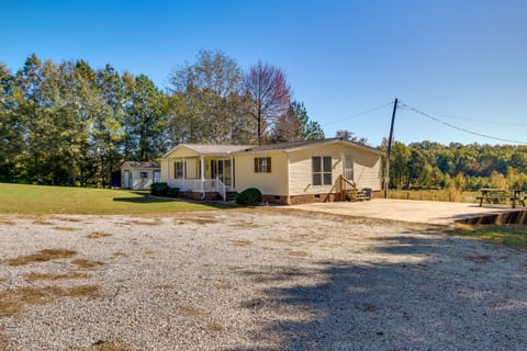 Prosperity Vacation Rental ~ 1 Mi to Lake Murray! House in Leesville