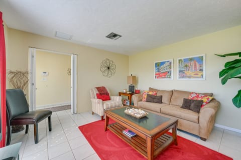 Lovely Naples Home w/ Lanai & Pool ~ 1 Mi to Beach House in Naples Park