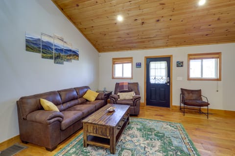 Pet-Friendly Spruce Pine Cabin w/ Private Fire Pit House in Mitchell County