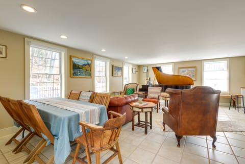 Historic New Hampshire Home: 1 Mi to Boat Launch Casa in Bellows Falls