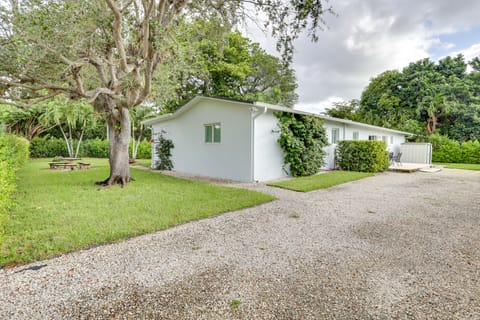 Spacious + Serene Miami Home: Walk to Metrorail! House in South Miami