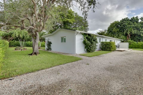 Spacious + Serene Miami Home: Walk to Metrorail! House in South Miami