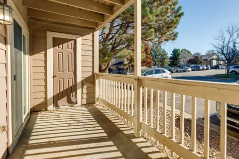 1 Mi to Light Rail: Englewood Condo w/ Pool Access Apartment in Greenwood Village