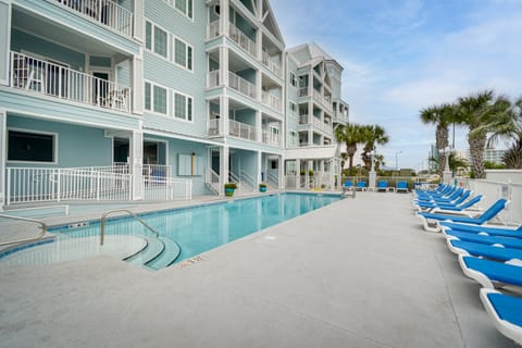 Gulf Coast 'Cozy Condo' w/ Pool: Walk to Beach! Apartment in Orange Beach