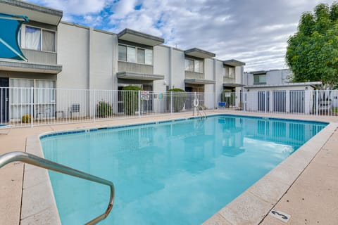 Scottsdale Townhome: Furnished Patio & Pool Access Apartment in Scottsdale