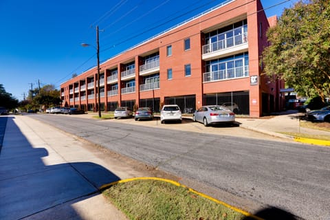 Tuscaloosa Condo: Steps to Bryant-Denny Stadium! Apartment in Northport