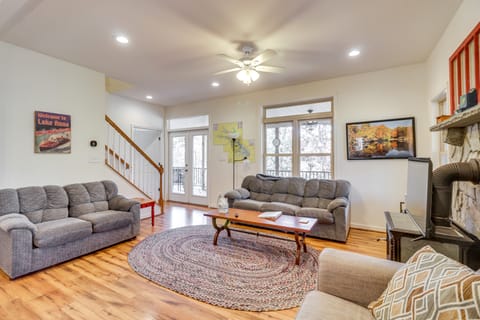 Waterfront Lake Anna Home: Kayaks & Private Dock House in Lake Anna