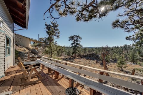 Red Feather Lakes Cabin w/ Deck & Views! Maison in Red Feather Lakes