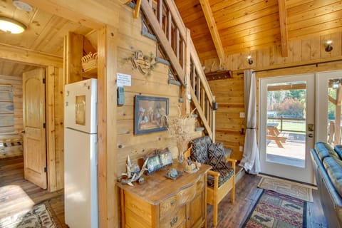 Cozy Easton Cabin on the Yakima River! House in Roslyn