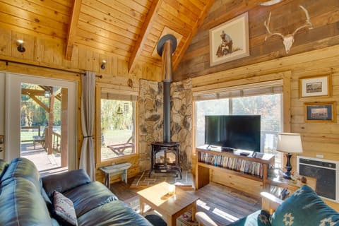 Cozy Easton Cabin on the Yakima River! House in Roslyn