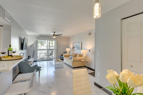 Walk to Golf Course & Beach: Modern Destin Condo Apartment in Destin