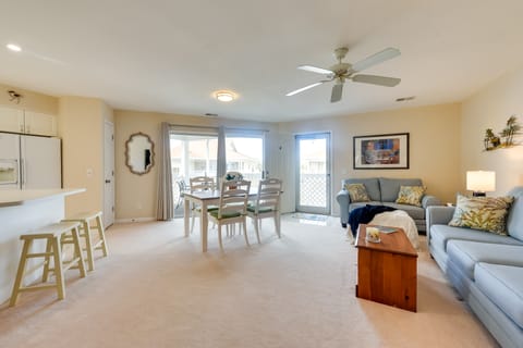 NMB Condo: Walk to the Beach or Use the Pool! Apartment in North Myrtle Beach