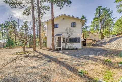 Ruidoso Retreat w/ Grill ~ 3 Mi to Grindstone Lake House in Ruidoso