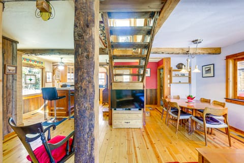 Mountain Chalet Getaway: Steps to Crystal River! House in Colorado