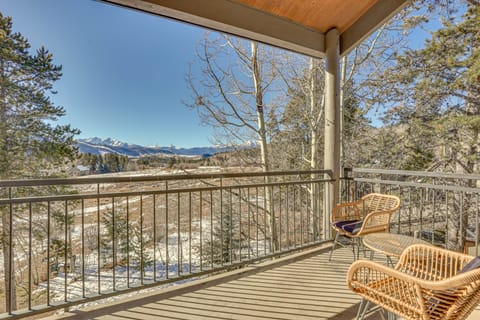 Modern Keystone Retreat: Pool Access & Mtn Views! Apartment in Keystone