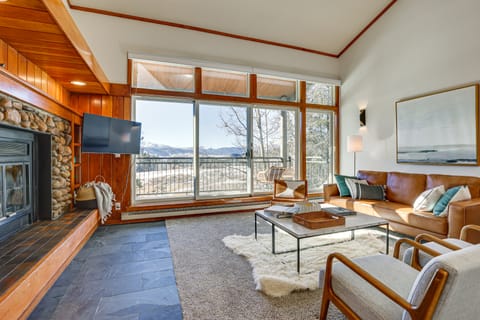 Modern Keystone Retreat: Pool Access & Mtn Views! Apartment in Keystone