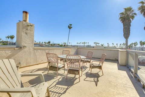 Sunny Imperial Beach Condo - Walk to Ocean! Apartment in Imperial Beach