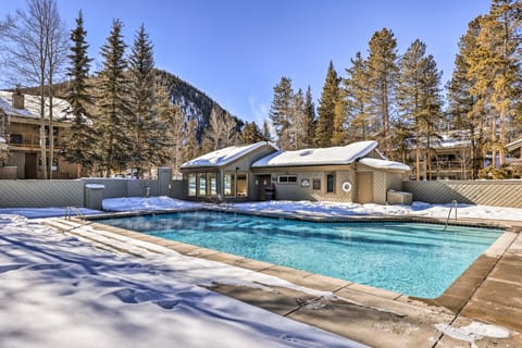 Keystone Condo w/ Hot Tub Access: 2 Mi to Slopes! Apartment in Keystone