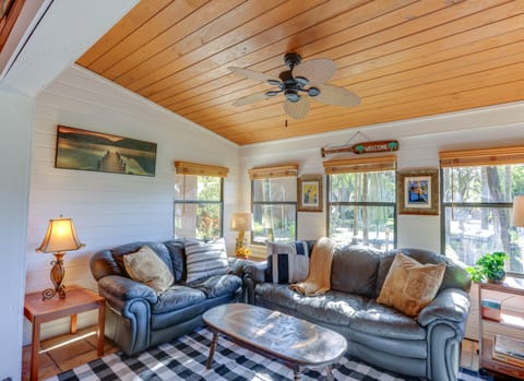 Okeechobee Cabin w/ Patio & Community Pool! House in Lake Okeechobee