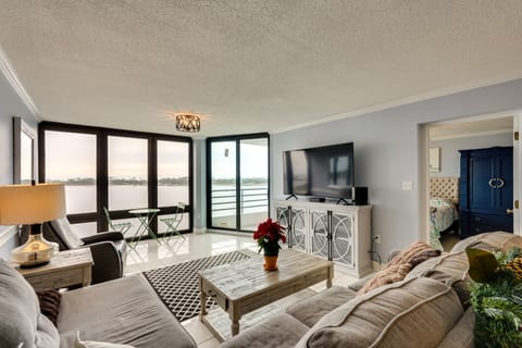 Florida Apartment w/ Balcony, Pool Access & Views Apartment in Lower Grand Lagoon