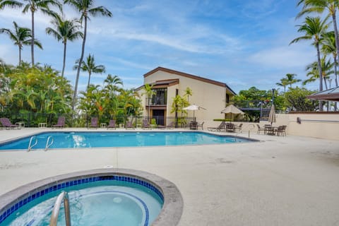 Kailua-Kona Condo Rental ~ 1/2 Mi to Golf Course! Apartment in South Kona