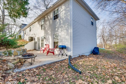 Cozy Liberty Getaway w/ Fire Pit & Patio! Cottage in Liberty