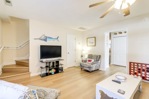 Well-Equipped Emerald Isle Townhome: Pets Welcome! Apartment in Emerald Isle