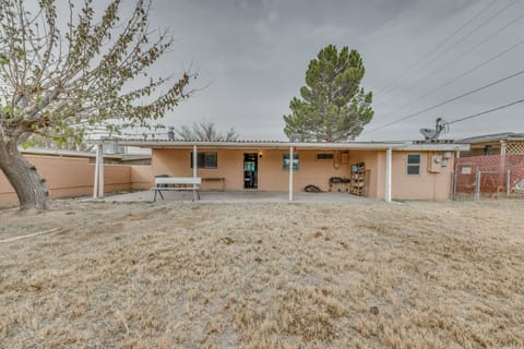 Pet-Friendly Alamogordo Home 16 Mi to White Sands! House in Alamogordo