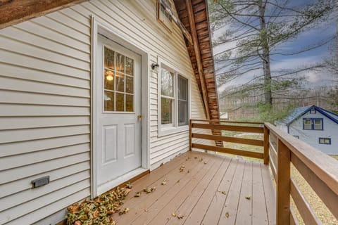 Spacious Ludlow Hideaway < 1 Mi to Okemo Mountain! House in Ludlow