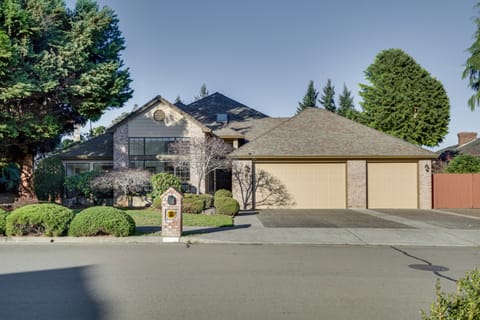Lovely Portland Home ~ 10 Mi to Downtown! House in Gresham