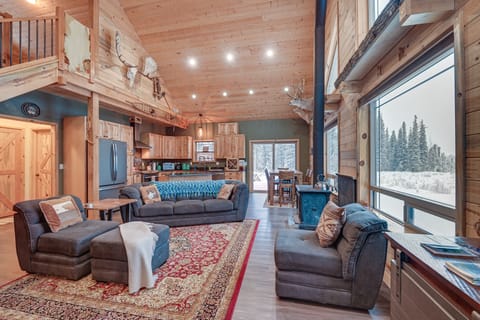 Custom Kasilof Cabin on 40 Private Acres House in Kasilof