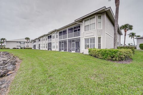 Naples Condo w/ Pond Views & Patio - Near Golf! Apartment in Lely Resort