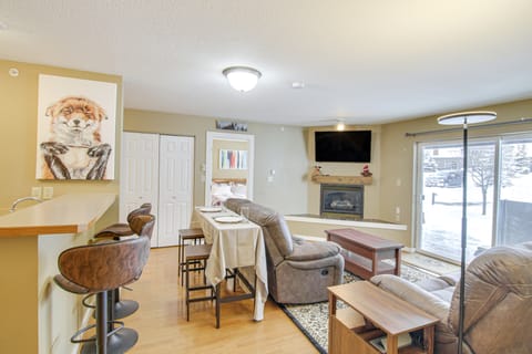 First-Floor Big Sky Condo with Hot Tub! Apartment in Big Sky